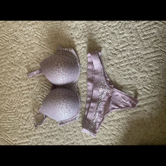 Victoria’s Secret Pink bra set - Picture 1 of 4